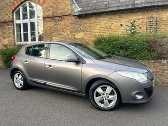 Renault Megane Hatchback 1.6 16V Dynamique TomTom Euro 5 5dr