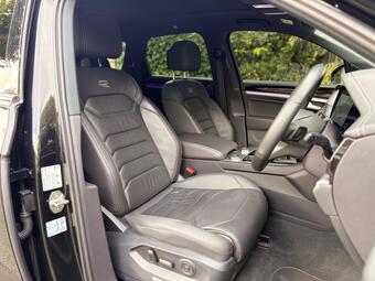 Volkswagen Touareg SUV 3.0 TDI V6 R-Line Tech Plus Tiptronic 4Motion Euro 6 (s/s) 5dr