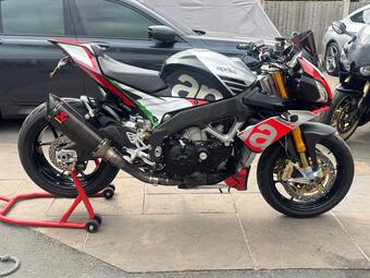 Aprilia Tuono 1100 V4 Naked 1100 Factory