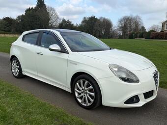 Alfa Romeo Giulietta Hatchback 2.0 JTDM-2 Veloce Euro 5 (s/s) 5dr