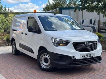 Vauxhall Combo Panel Van 1.5 Turbo D 2300 Dynamic L2 H1 Euro 6 4dr