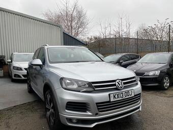 Volkswagen Touareg SUV 3.0 TDI V6 BlueMotion Tech R-Line Tiptronic 4WD Euro 5 (s/s) 5dr