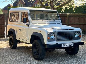 Land Rover Defender 90 Unlisted 2.5D LHD