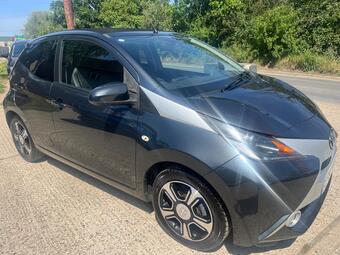 Toyota AYGO Hatchback 1.0 VVT-i x-clusiv 2 x-wave x-shift Euro 6 5dr