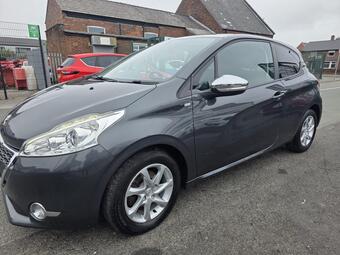 Peugeot 208 Hatchback 1.4 HDi Style Euro 5 3dr