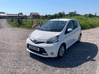 Toyota AYGO Hatchback 1.0 VVT-i Mode Euro 5 5dr