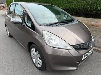 Honda Jazz Hatchback 1.4 i-VTEC ES Plus CVT Euro 5 5dr