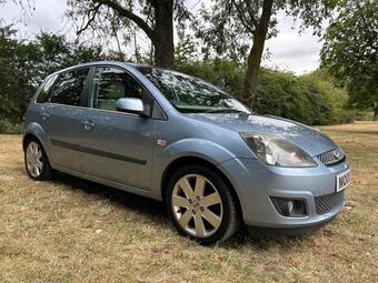 Ford Fiesta Hatchback 1.6 TDCi Ghia 5dr