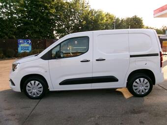 Vauxhall Combo Panel Van 1.6 Turbo D 2300 Sportive L1 H1 Euro 6 (s/s) 4dr