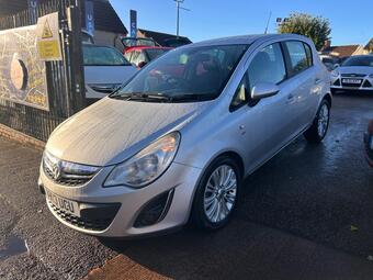 Vauxhall Corsa Hatchback 1.4 16V SE Euro 5 5dr