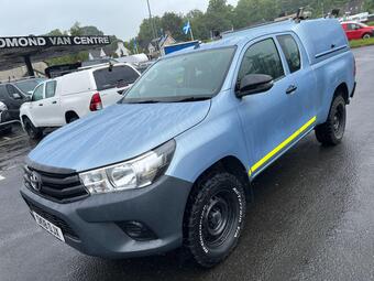 Toyota Hilux Pickup 2.4 D-4D Active 4WD Euro 6 4dr (3.5t)