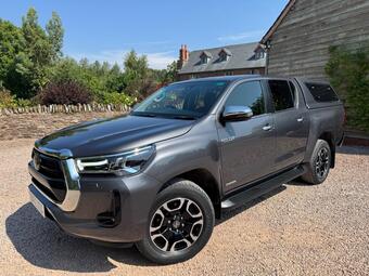 Toyota Hilux Pickup 2.4 D-4D Invincible Auto 4WD Euro 6 (s/s) 4dr