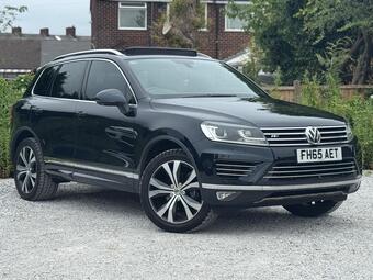 Volkswagen Touareg SUV 3.0 TDI V6 BlueMotion Tech R-Line Tiptronic 4WD Euro 6 (s/s) 5dr