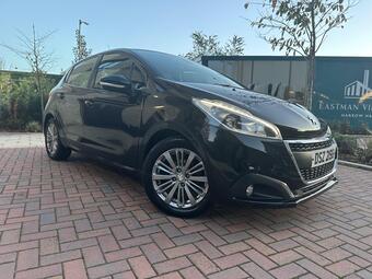 2019 Peugeot 208 1.2 PureTech Signature Euro 6 (s/s) 5dr 35 Photos photo