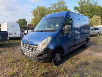 Renault Master Panel Van 2.3 dCi 35 FWD MWB Medium Roof Euro 5 5dr