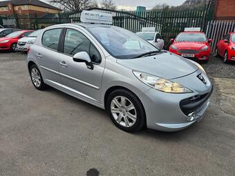2008 2008 08 REG DIESEL MANUAL 45,000 MILES THIS 2008 PEUGEOT 207 HDI SPORT... photo