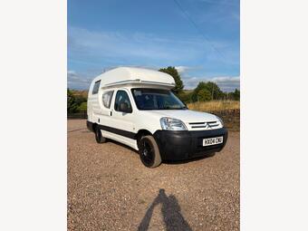 Romahome Duo Motorhome Campervan camper dayvan day van motorhome off grid
