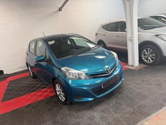 Toyota Yaris Hatchback 1.33 Dual VVT-i TR Euro 5 5dr