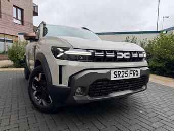 2025 DACIA DUSTER 1.6 HYBRID EXTREME AUTO EURO 6 S S 5DR 53 PHOTOS DACIA... photo