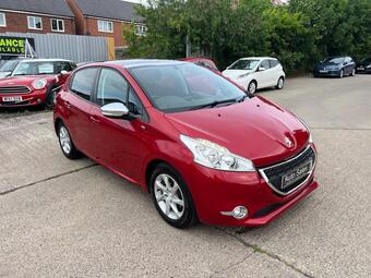 Peugeot 208 Hatchback 1.2 VTi PureTech Style Euro 6 5dr