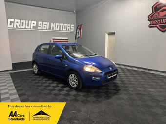 2012 Fiat Punto 1.4 Easy Manual Euro 5 (s/s) 5dr 40 Photos photo
