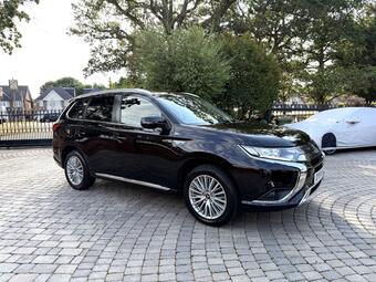 Mitsubishi Outlander SUV 2.4h TwinMotor 13.8kWh Juro CVT 4WD Euro 6 (s/s) 5dr