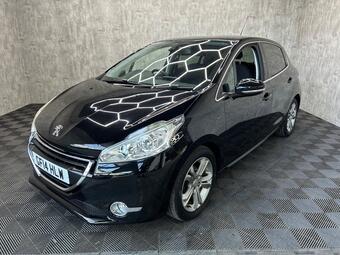 Peugeot 208 Hatchback 1.2 VTi Allure Euro 5 5dr