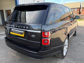 Land Rover Range Rover SUV 4.4 SD V8 Vogue SE Auto 4WD Euro 6 (s/s) 5dr