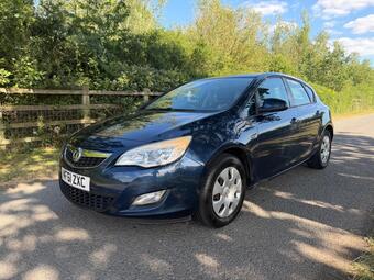 Vauxhall Astra Hatchback 1.7 CDTi ecoFLEX ES Euro 5 5dr