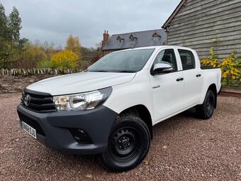 Toyota Hilux Pickup 2.4 D-4D Active 4WD Euro 6 4dr (3.5t)