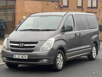 2012 Hyundai i800 2.5 CRDi Style Euro 5 5dr 18 Photos photo