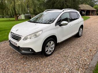 Peugeot 2008 SUV 1.2 VTi Allure Euro 5 5dr
