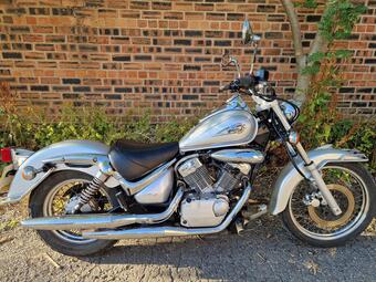Suzuki Intruder 125 Custom Cruiser