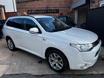 Mitsubishi Outlander SUV 2.0h 12kWh GX3h CVT 4WD Euro 5 (s/s) 5dr