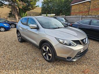 Nissan Qashqai SUV 1.2 DIG-T N-Connecta XTRON 2WD Euro 6 (s/s) 5dr