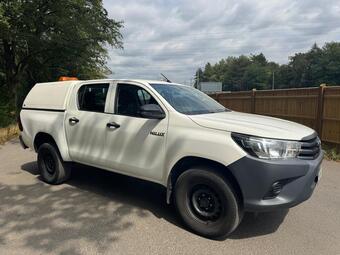 Toyota Hilux Pickup 2.4 D-4D Active 4WD Euro 6 4dr (3.5t)