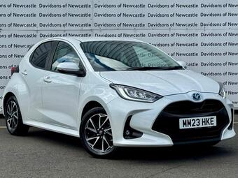 Toyota Yaris Hatchback 1.5 VVT-h Design E-CVT Euro 6 (s/s) 5dr