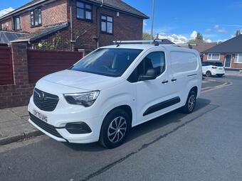 Vauxhall Combo Panel Van 1.5 Turbo D 2300 Sportive L2 H1 Euro 6 (s/s) 4dr