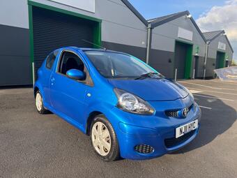 2011 AYGO 1.0 VVT I BLUE EURO 5 3DR 15 PHOTOS TOYOTA AYGO 1.0... photo