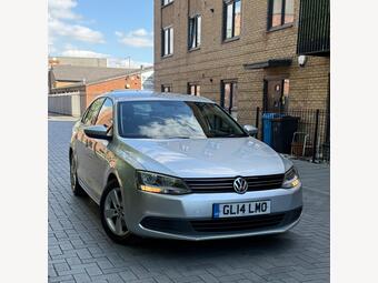 Volkswagen Jetta Saloon 1.6 TDI BlueMotion Tech SE DSG Euro 5 (s/s) 4dr
