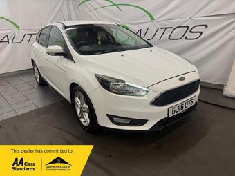 2016 Ford Focus 1.0T EcoBoost Zetec Euro 6 (s/s) 5dr 24 Photos photo