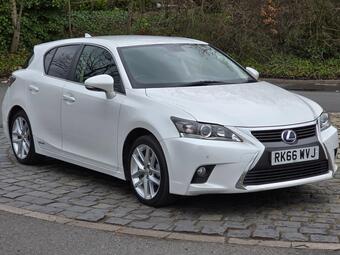 2016 THIS 2016 LEXUS CT 200H ADVANCE IS A PRIME EXAMPLE OF THOUGHTFUL OWNERSHIP,... photo