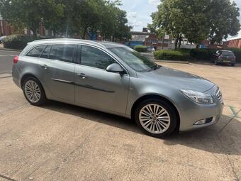 Vauxhall Insignia Estate 2.0 CDTi SE Nav Sports Tourer Auto Euro 5 5dr