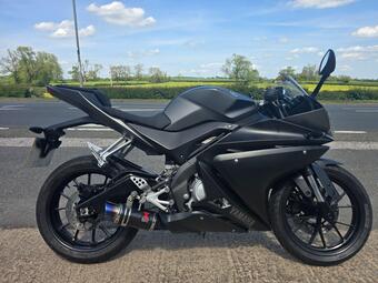 Yamaha R125 Super Sports 125 ABS