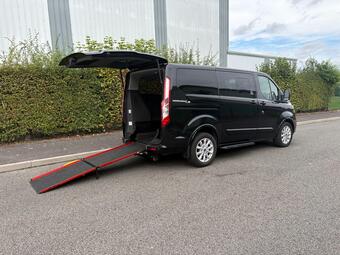 Ford Tourneo Custom Minibus 2.0 320 EcoBlue Titanium Auto L1 Euro 6 (s/s) 5dr