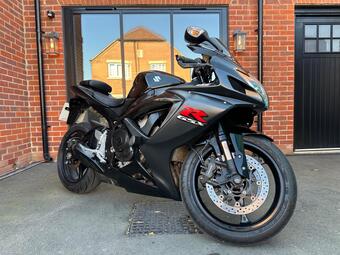 Suzuki GSX-R750 Super Sports 750