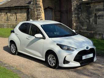 2021 YARIS 1.5 VVT H DESIGN E CVT EURO 6 S S 5DR 52... photo
