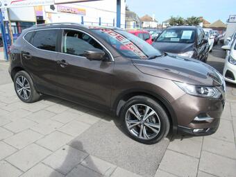 Nissan Qashqai SUV 1.6 dCi N-Connecta XTRON Euro 6 (s/s) 5dr