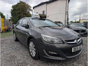 Vauxhall Astra Hatchback 2.0 CDTi ecoFLEX Elite Euro 5 (s/s) 5dr