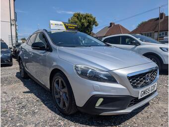 Volvo V40 Cross Country Hatchback 2.0 D2 Lux Auto Euro 6 (s/s) 5dr